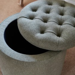 The lid is completely removable which offers a vast amount of storage space The lid is completely removable which offers a vast amount of storage space
