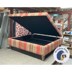 Heartwood Plain & Piped Lid Medium Depth Storage Footstool 122 x 122cm (48 x 48") Geometric Stripe Earth - 5ins Turned Oak Leg 6034 Heartwood Plain & Piped Lid Medium Depth Storage Footstool 122 x 122cm (48 x 48") Geometric Stripe Earth - 5ins Turned Oak Leg 6034