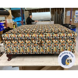 Heartwood Plain & Piped Lid Medium Depth Storage Footstool 91 x 91cm (36 x 36") COM Osborne & Little Gloriana Felicia - 4ins Queen Anne Mahogany Leg 7979 Heartwood Plain & Piped Lid Medium Depth Storage Footstool 91 x 91cm (36 x 36") COM Osborne & Little Gloriana Felicia - 4ins Queen Anne Mahogany Leg 7979